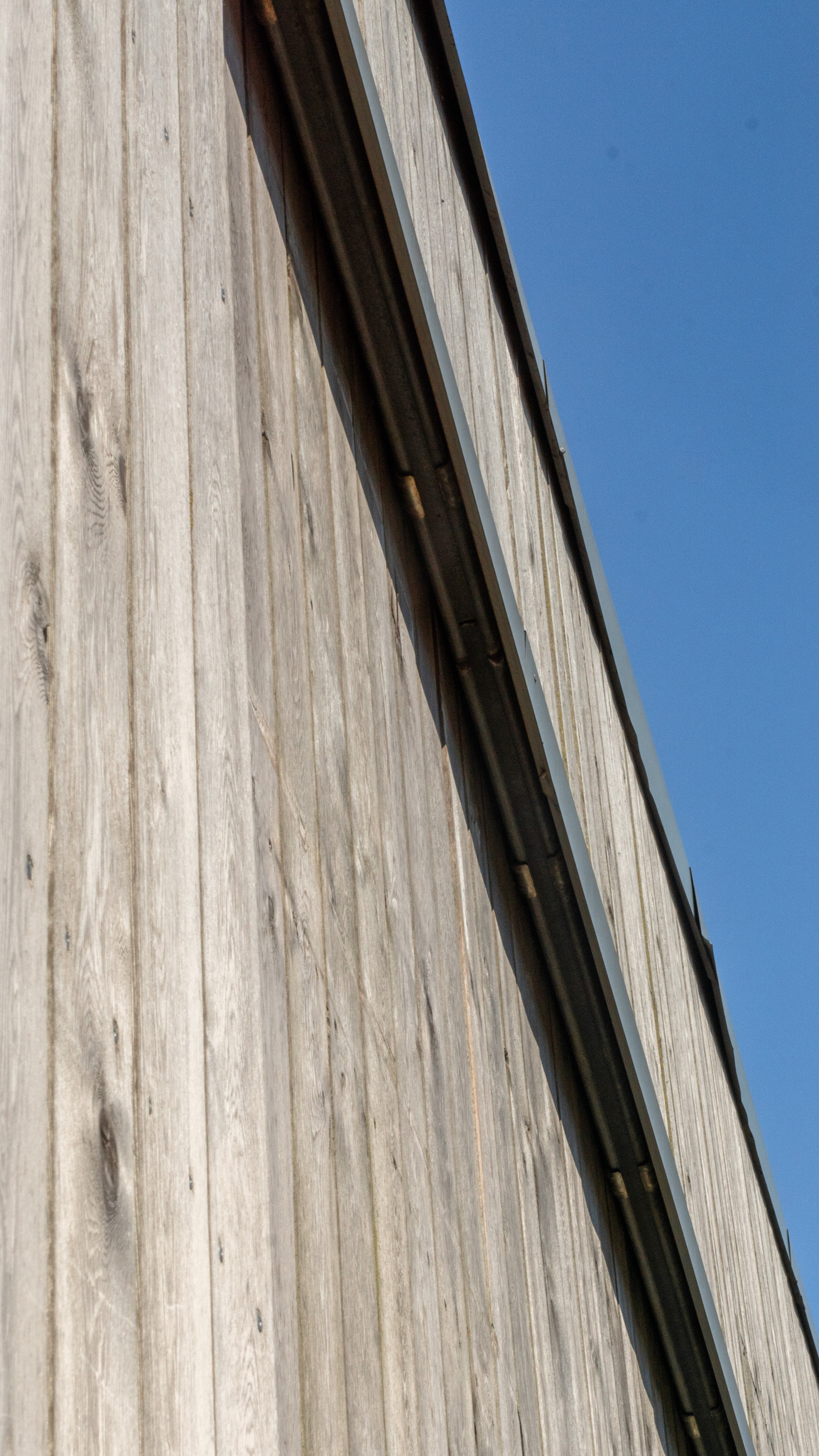 Sliding gate of right sliding gate hardware ROB installed at stable verduyn at ichtegem. 