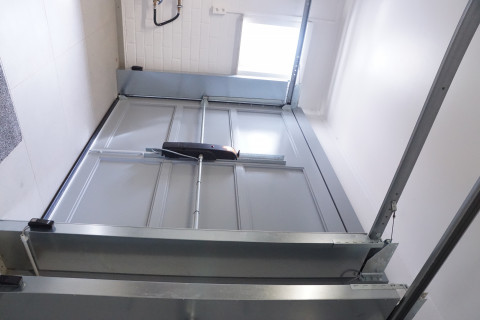 Privéwoning met kantelpoort