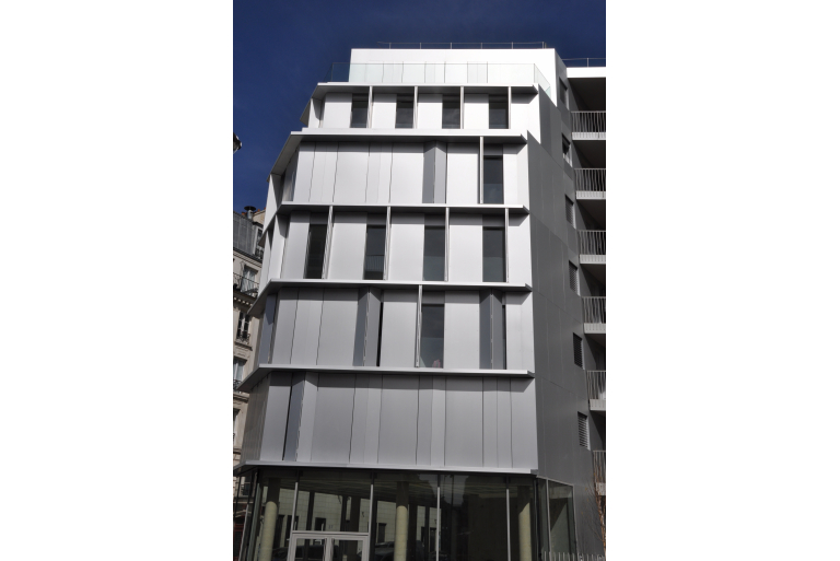 Folding shutters